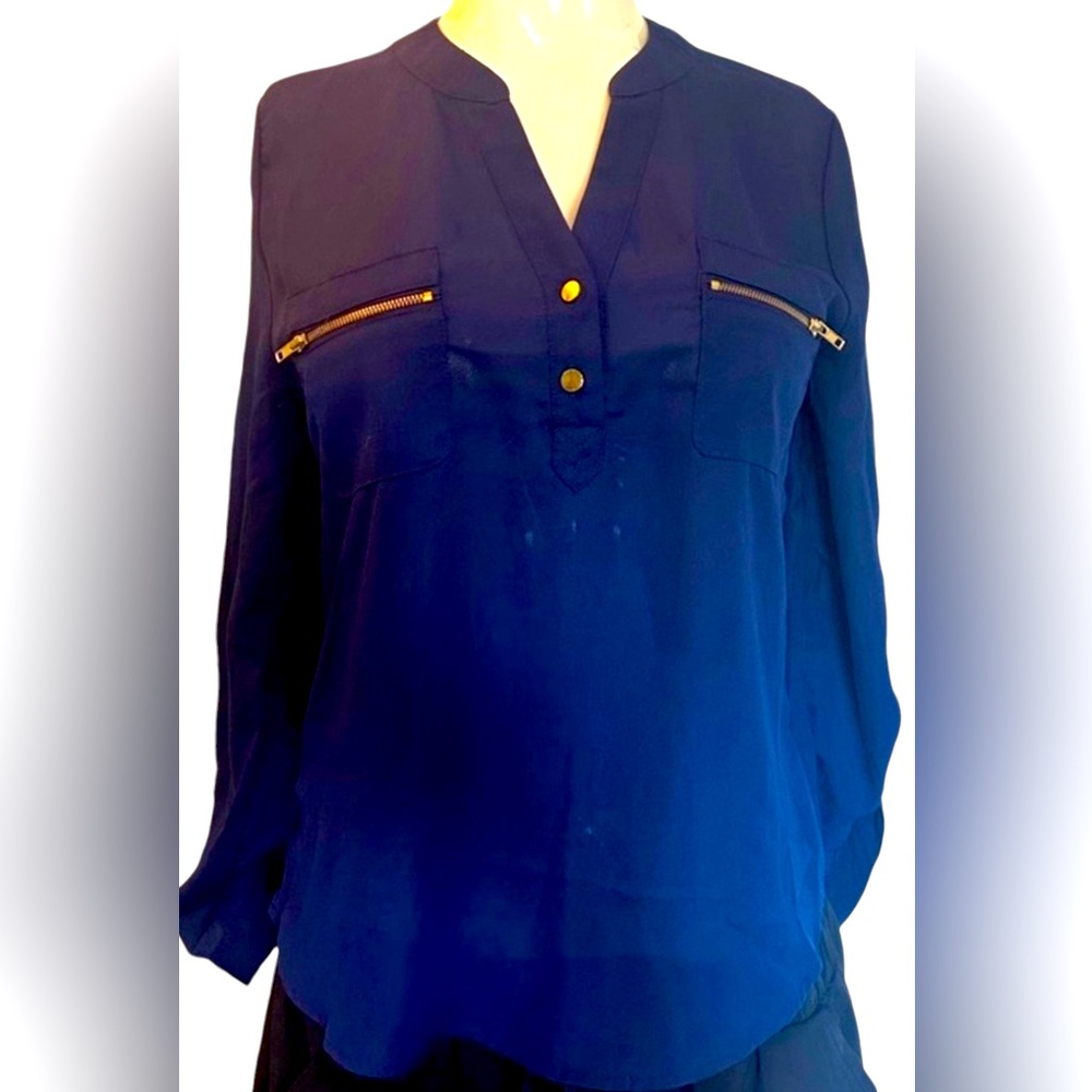 NWT SWEET WANDERER WOMEN ROLL TAB SLEEVE ZIP POCKETS VNECK 1/4 button up SIZE M